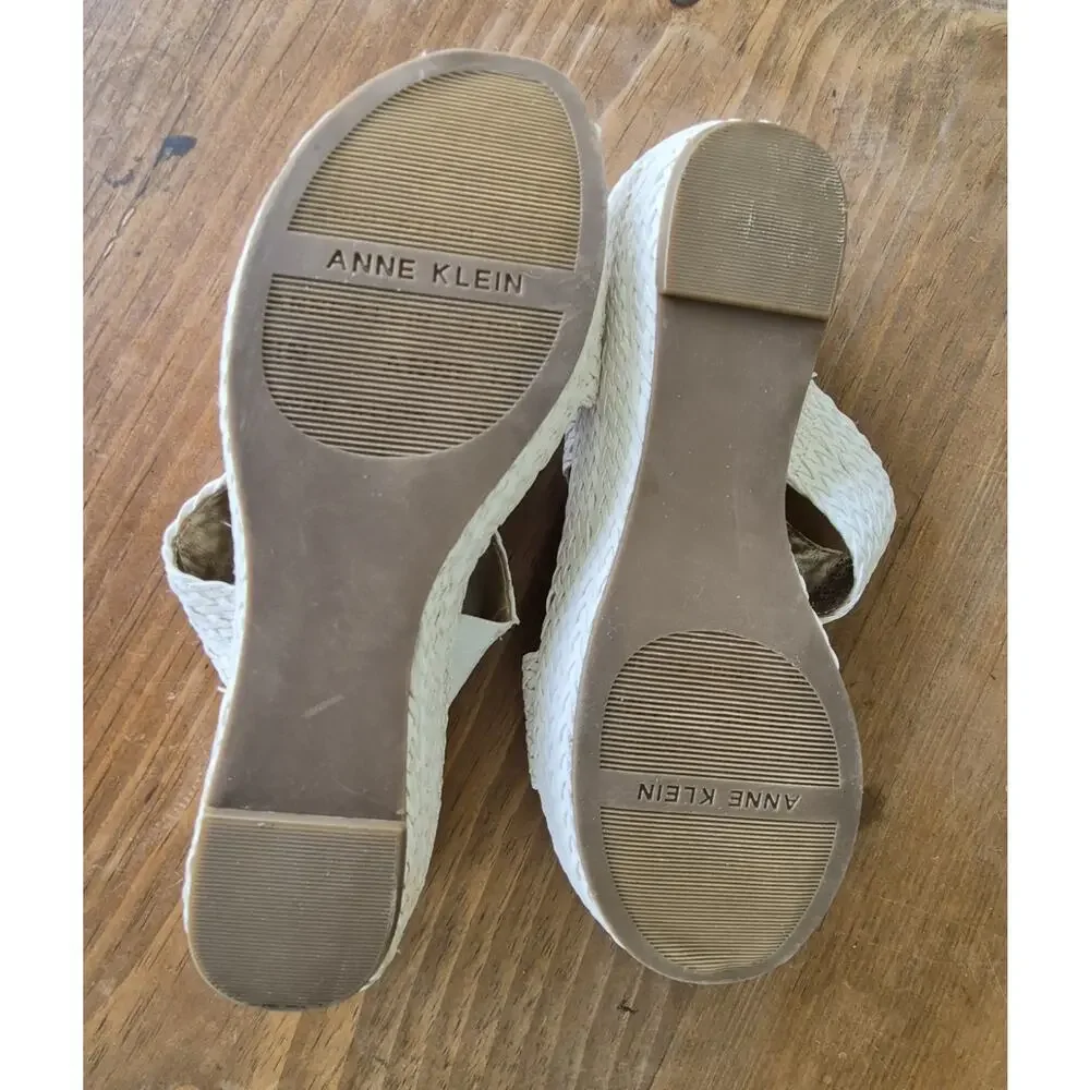 Ann Klein Womens Zala Slide Sandle Sz 9M White Heel 2.5”